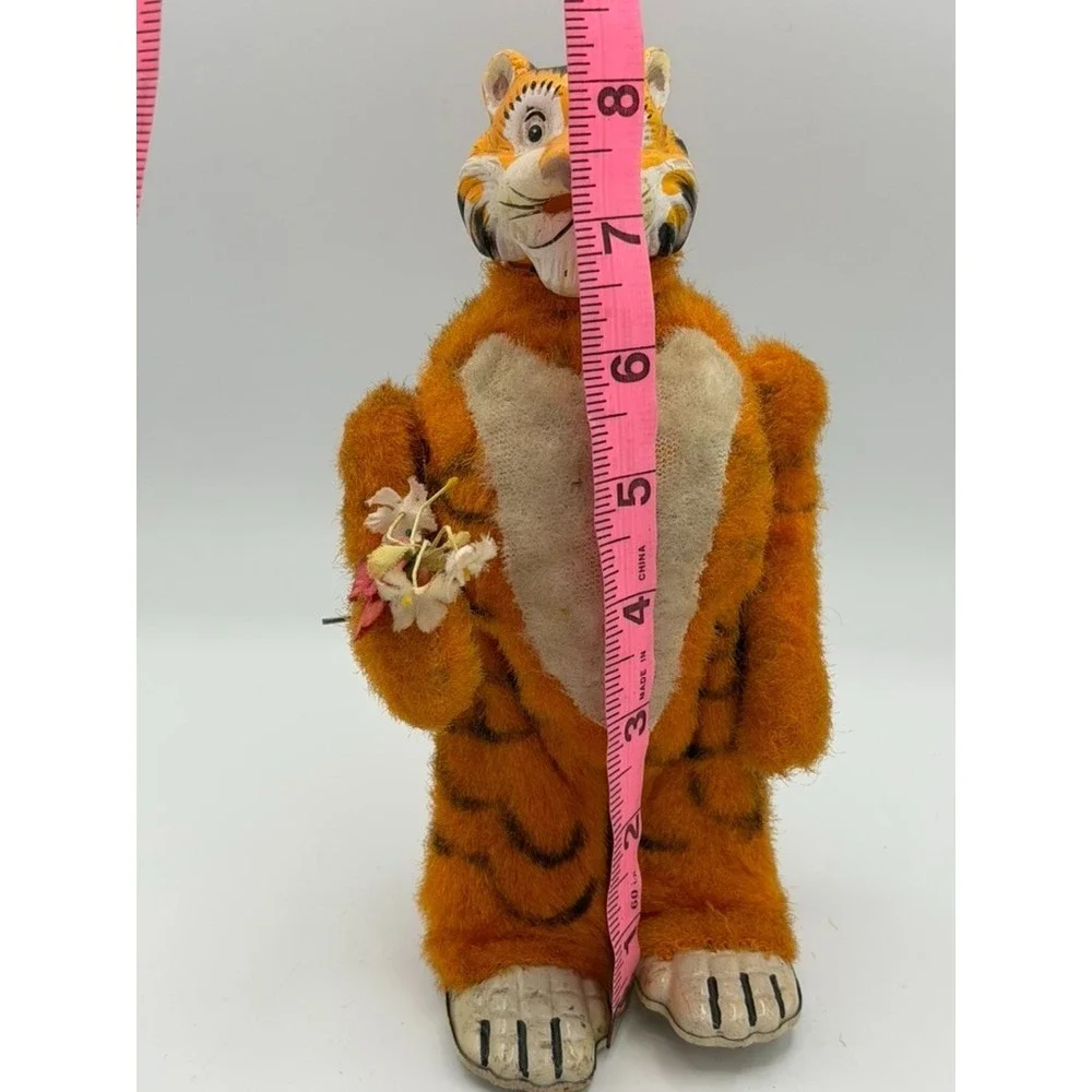 Vintage 1966 Marx Wind Up Tiger Toy Made in Japan Walking Mechanical Toy w/ Key